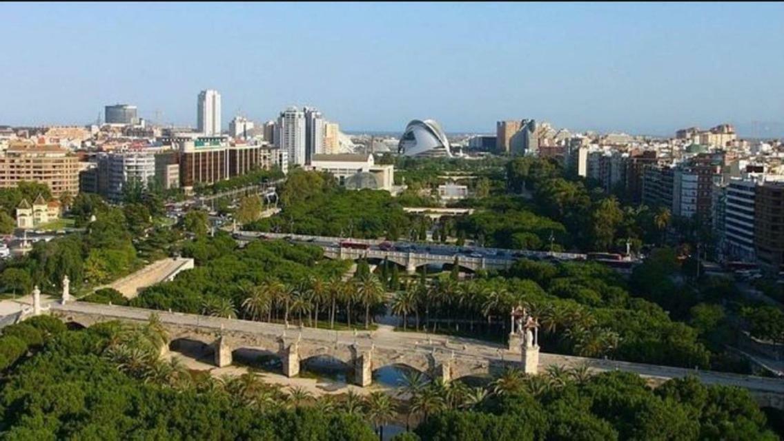 Apartamento En La Ciudad De Las Ciencias Y Cerca De La Playa 瓦伦西亚 外观 照片